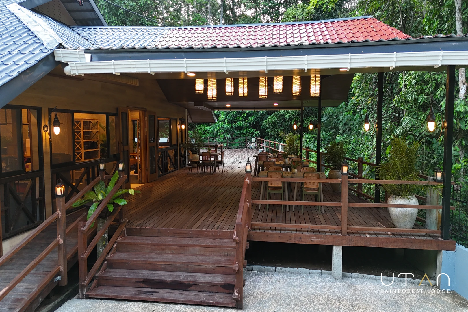 Lodge-1440
